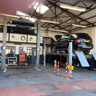 Hi Q Tyres Autocare Stratford upon Avon workshop