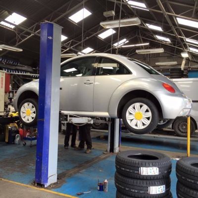 HiQ Dukinfield flower customised wheels being fitted.