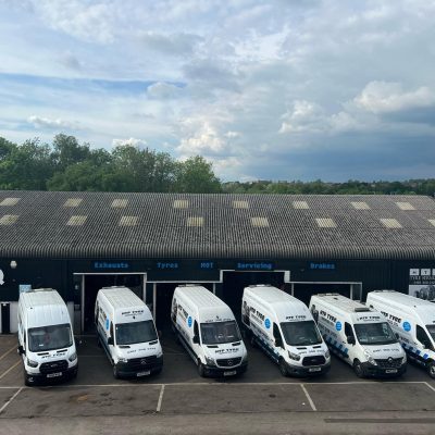 HiQ Dukinfield Van Photo 2