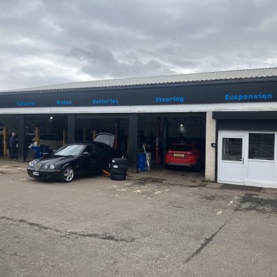 Hi Q Lanark exterior and fitting bays