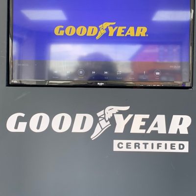 HiQ Tyres & Autocare Horley-digital screen-8.jpg