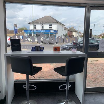 HiQ Tyres & Autocare Horley-new interior-8.jpg