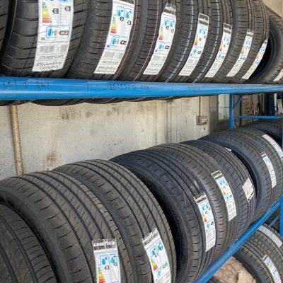 Hi Q tyres Autocare Horley tyre wall