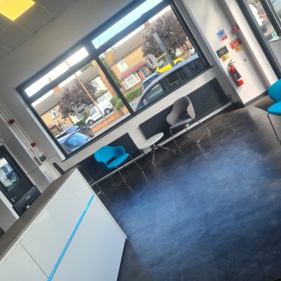 Hi Q Tyres Autocare Bedford Interior Waiting Room