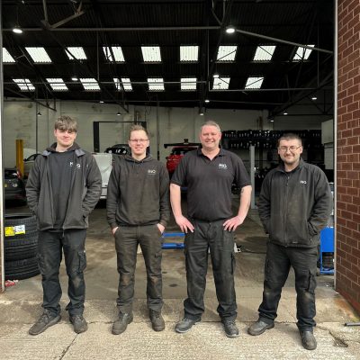 HiQ Shrewsbury Technician and centre manager team picture close up