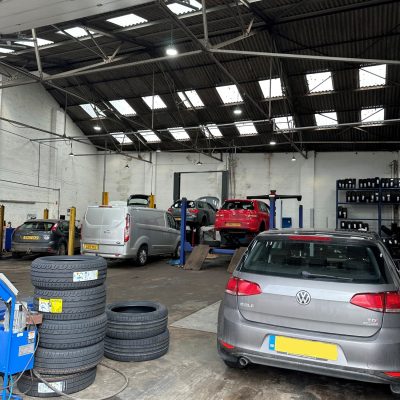 HiQ Tyres Autocare Shrewbury inside the workshop