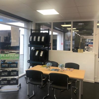 Hi Q Tyres Autocare Stafford waiting area