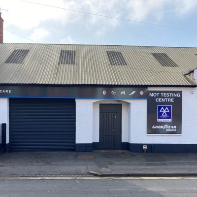 Hi Q Tyres Autocare Tamworth New Signage and Entrance