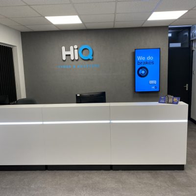 Hi Q Tyres Autocare Chelmsford new desk