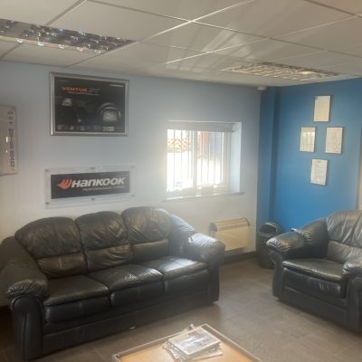 Hi Q Leeds Waiting Area