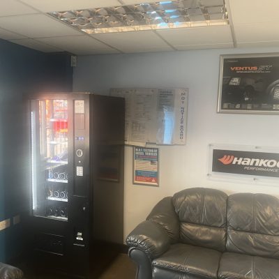 Hi Q Leeds refreshment and waiting area