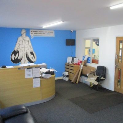 Hi Q Mansfield reception