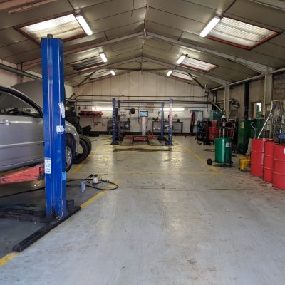 HiQ Tyres & Autocare Worksop Inside