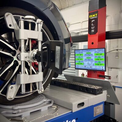 Hi Q Newcastle Wheel Alignment Machine