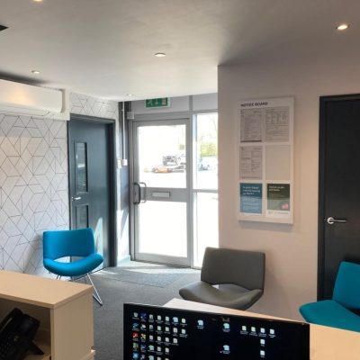 Hi Q Tyres Autocare Havant waiting area