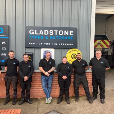 Hi Q Tyres Autocare York Team Picture