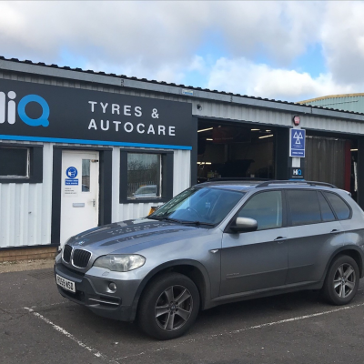 Hi Q Tyres Autocare Chichester new Hi Q signage cropped