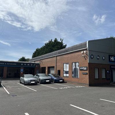 Hi Q Coventry Torrington Avenue external front of store 4 jpg