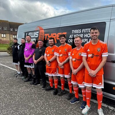 Hi Q Ayr Football team and new van