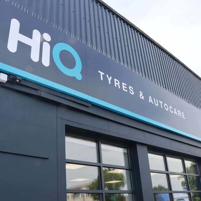 Hi Q Thatcham External Signage