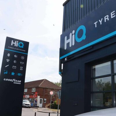 Hi Q Thatcham Totem and signage