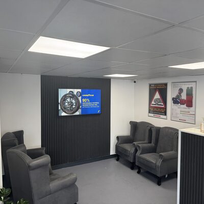 Hi Q Stockton Waiting Area 4