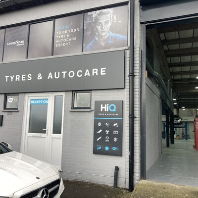 Hi Q Tyres Autocare Hockley Front Signage