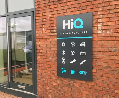 Hi Q Enfield entrance