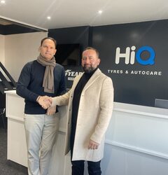 Hi Q Tyres Autocare Hockley Paul and Shaz handshake