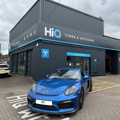 Hi Q Thatcham Porsche outside of Centre Reg covered with Hi Q Logo