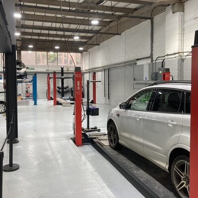 Hi Q Tyres Autocare Hockley Workshop Ramps