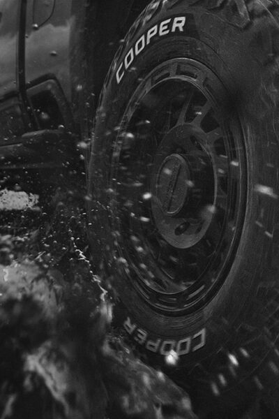 Header IMG Cooper Discoverer Stronghold desaturated